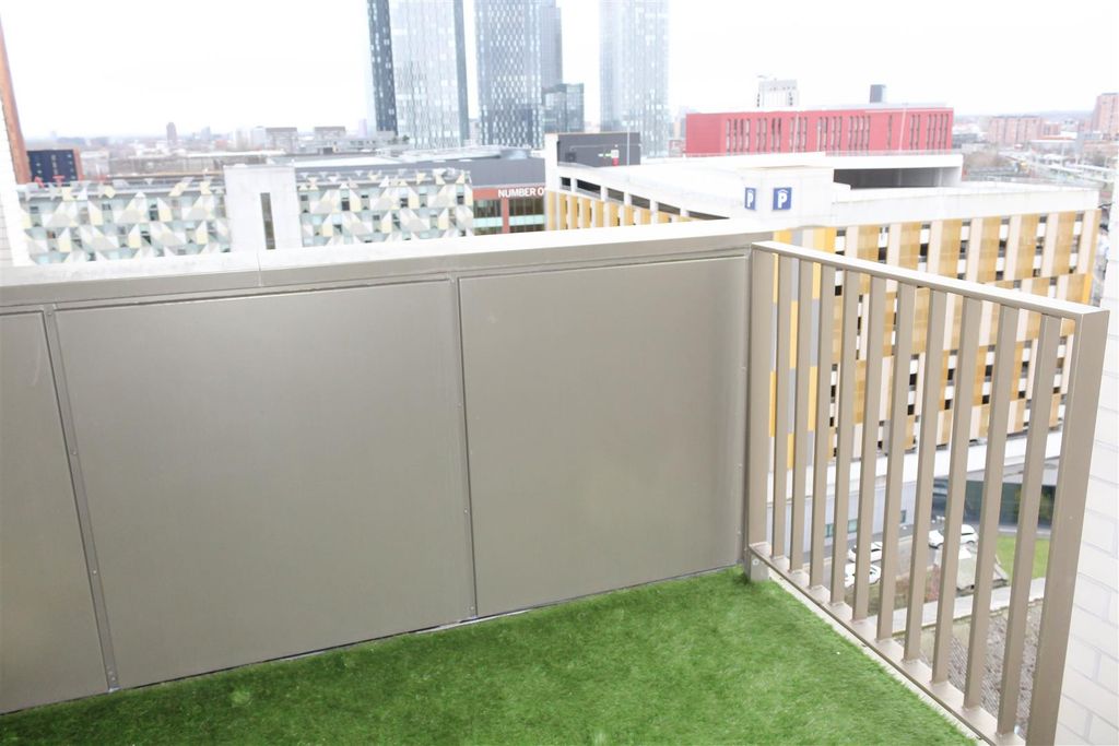 Property photo 3 of 27