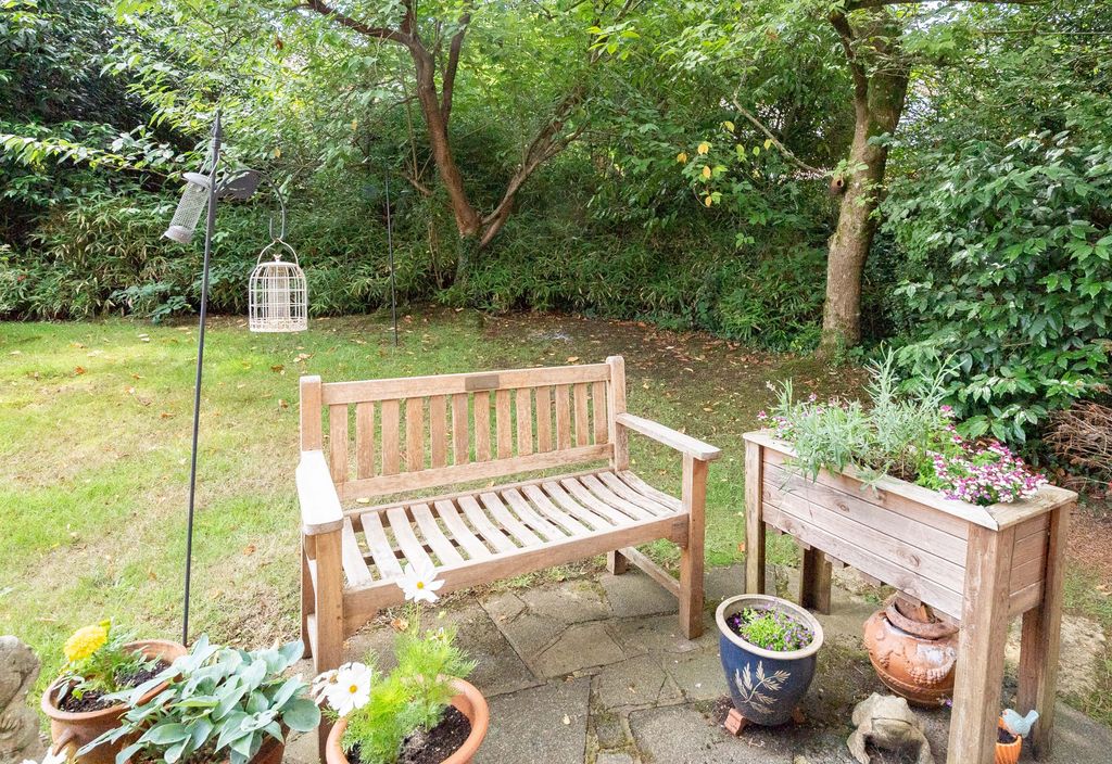 Property photo 3 of 12 Cropped Patio