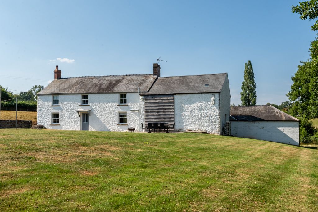 Property photo 1 of 17 Picture No. 03