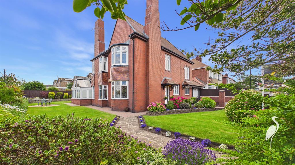 Property photo 2 of 58