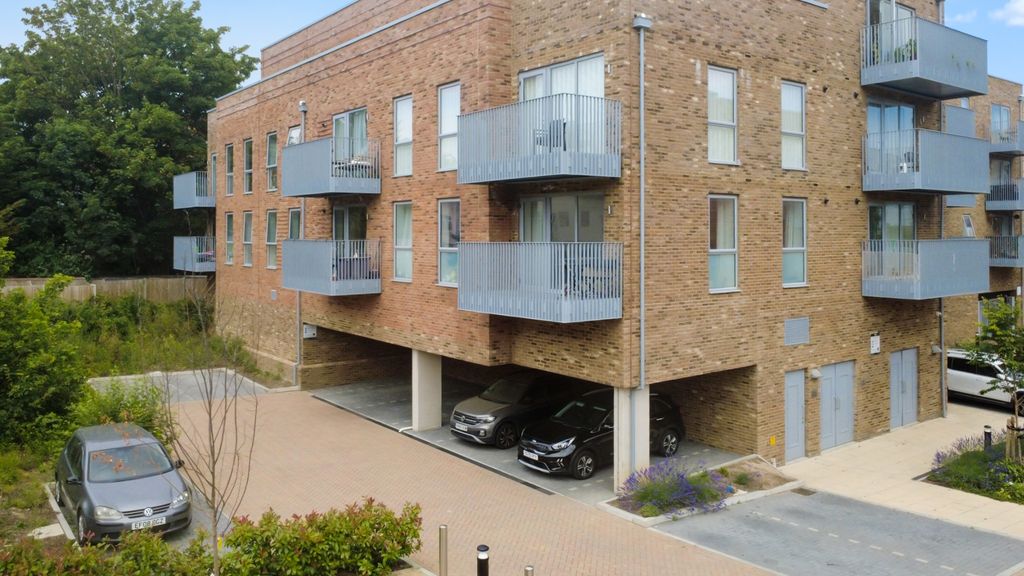 Property photo 1 of 16 5319630