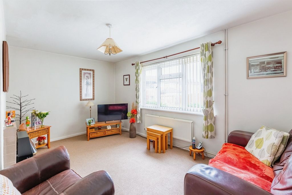 Property photo 3 of 11