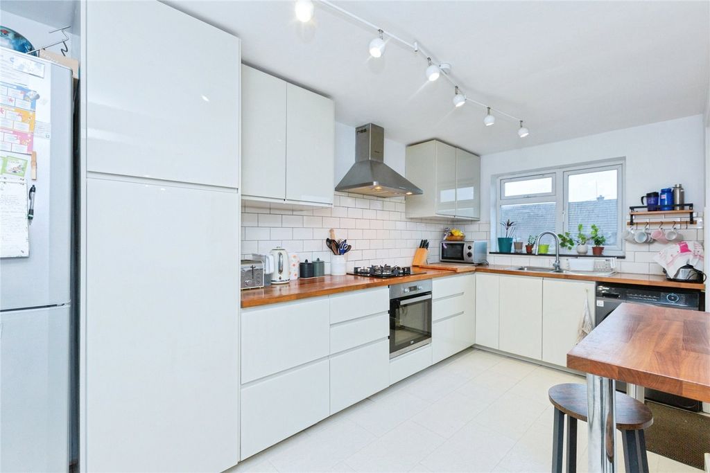 Property photo 2 of 18 Kitchen Diner