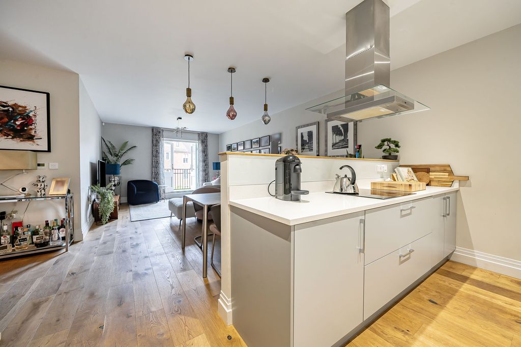 Property photo 2 of 16 Kitchen/ Living Area