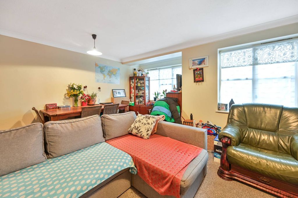 Property photo 1 of 6
