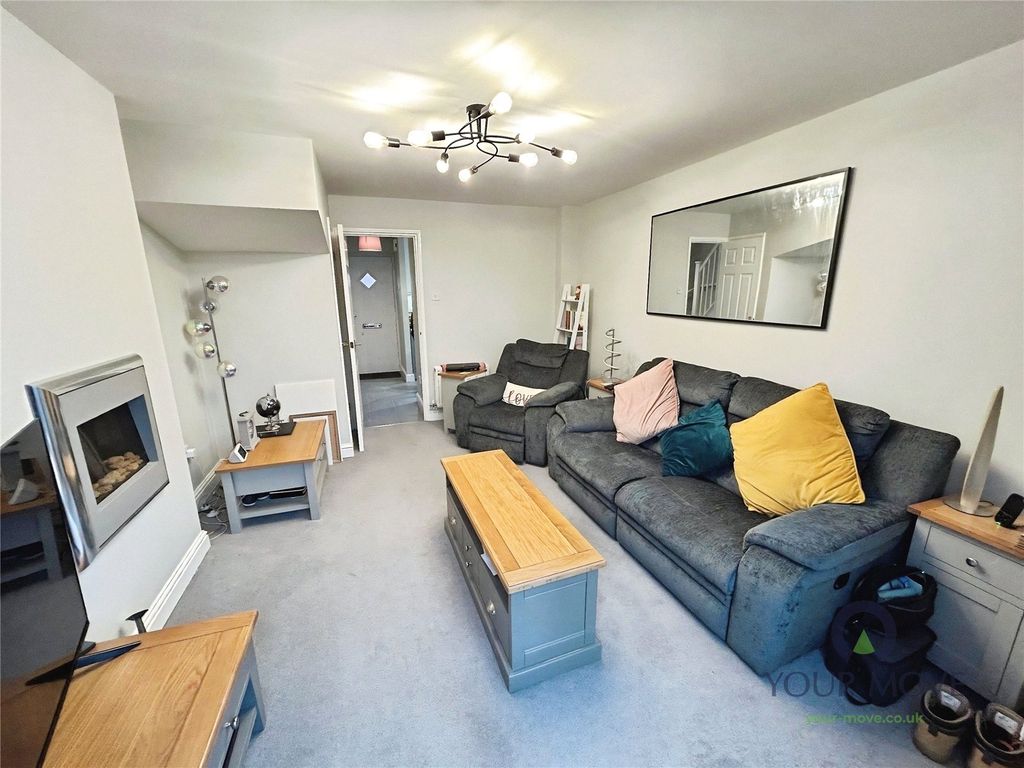 Property photo 2 of 14 Lounge