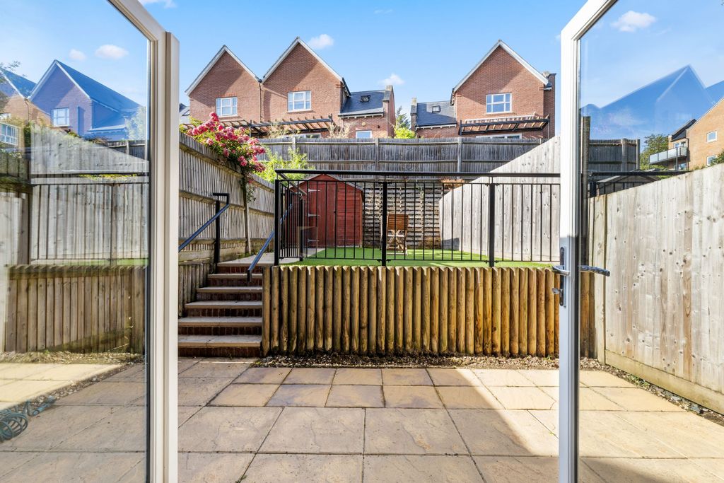 Property photo 2 of 39