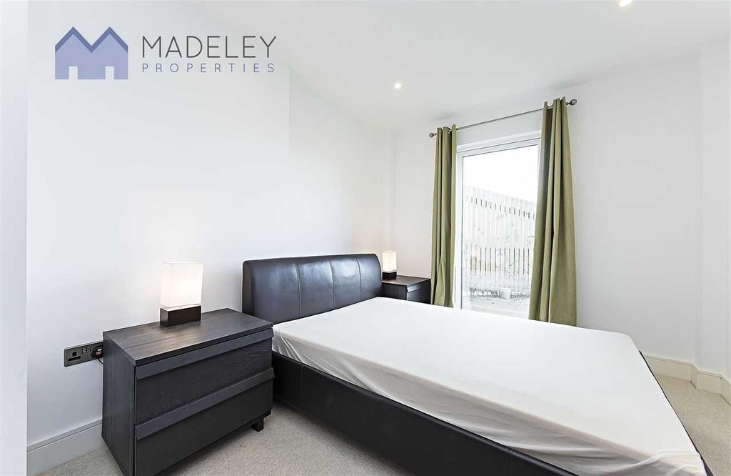 Property photo 2 of 16 Dining Room