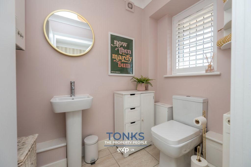 Property photo 2 of 17