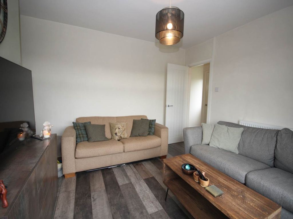 Property photo 2 of 18 Lounge 2