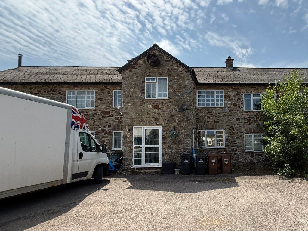 Property photo 1 of 3 Front Of The Property (Centre)