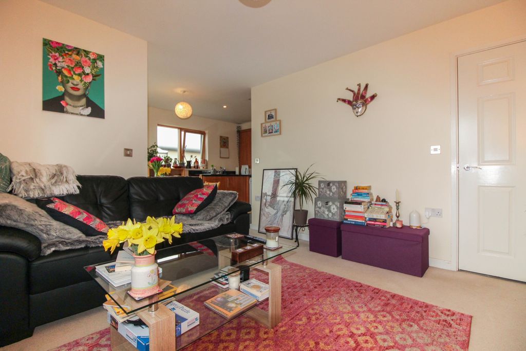 Property photo 3 of 11 Lounge 1 (1).Jpg