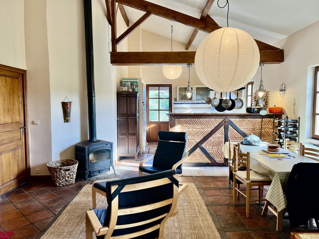 Property photo 3 of 21