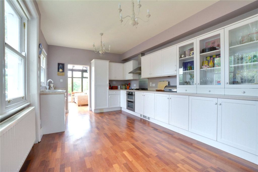 Property photo 3 of 18 Picture No. 13