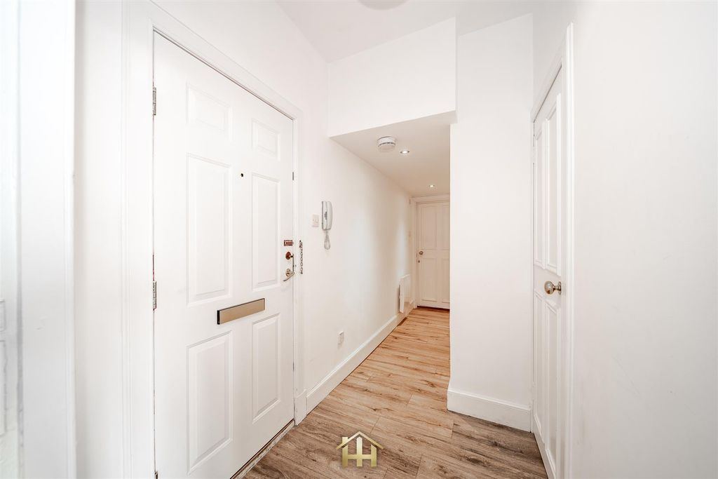 Property photo 2 of 23 22A Roseangle Dd1 4Lr 240725 Edit (24 Of 43).Jpg