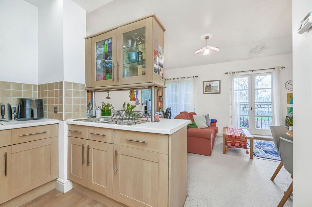 Property photo 3 of 5