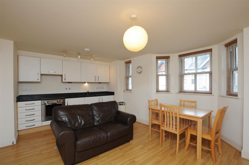 Property photo 3 of 6