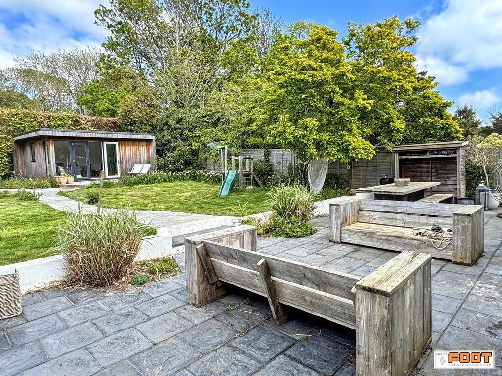 Property photo 1 of 26 Photo 16
