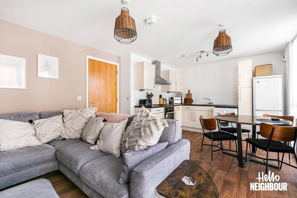 Property photo 3 of 12 Photo 2