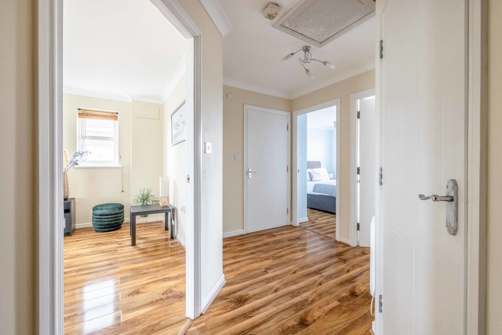 Property photo 2 of 7 Photo 2