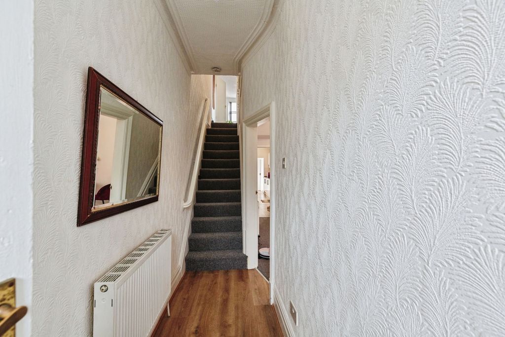 Property photo 2 of 17 Photo