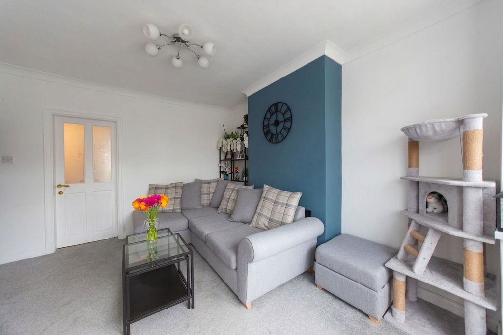 Property photo 2 of 20 Living Room