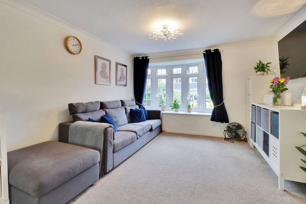 Property photo 3 of 23