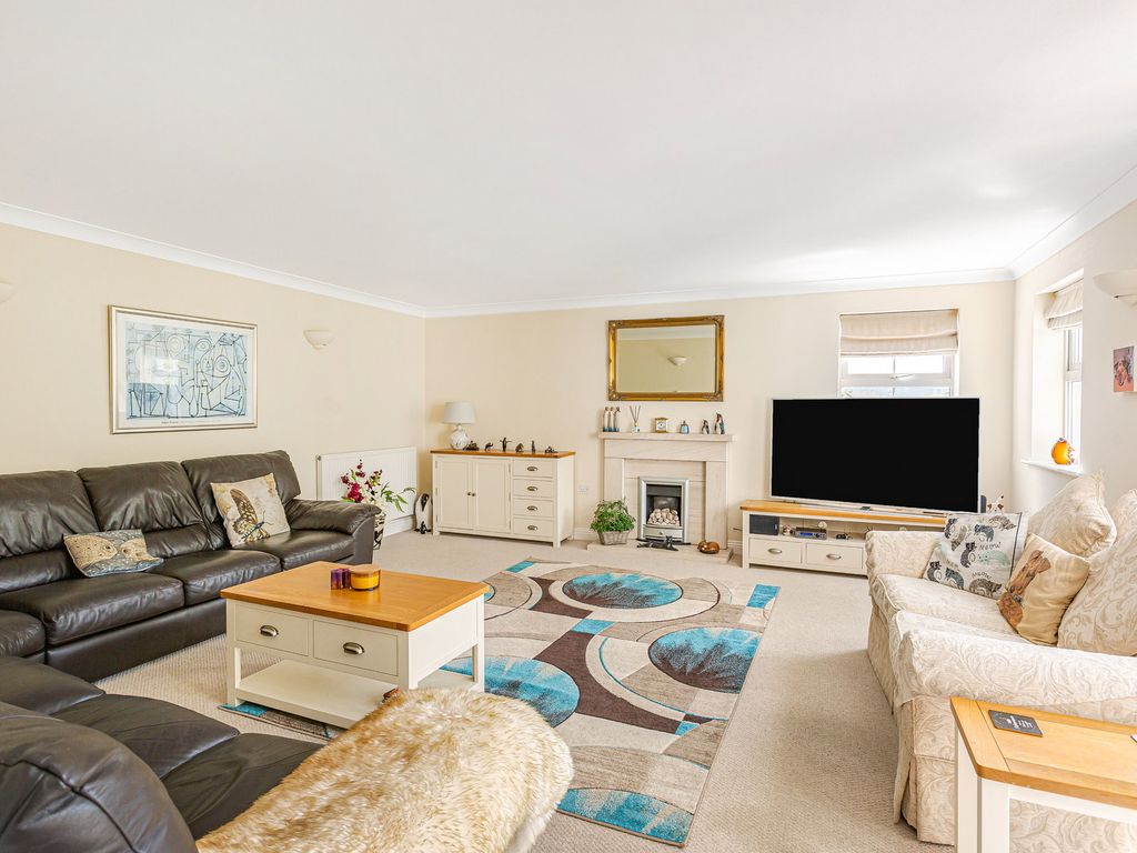 Property photo 2 of 45