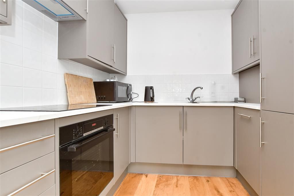 Property photo 1 of 10 Kitchen / Lounge / Diner