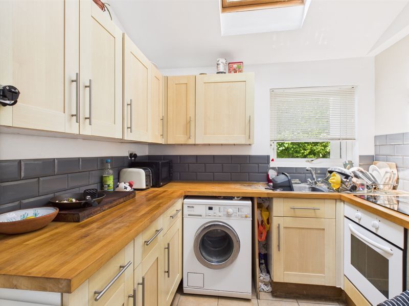 Property photo 2 of 9 Kitchen