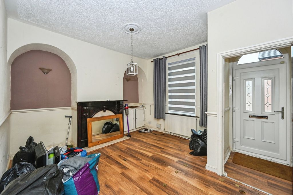 Property photo 3 of 13 Pbox-Img.Jpg