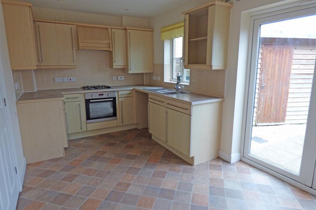 Property photo 2 of 12 Kitchen 1.Jpg
