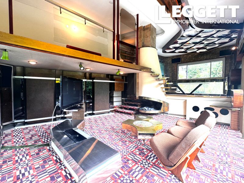 Property photo 3 of 10