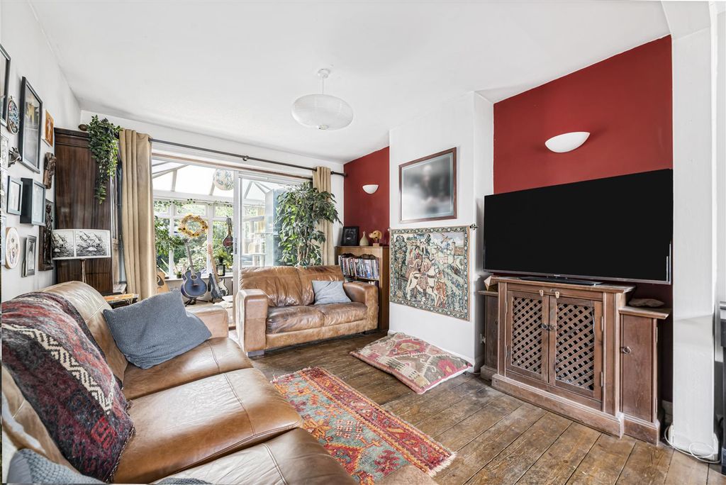 Property photo 3 of 13 8_64775.Jpg