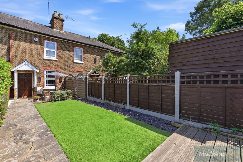 Property photo 2 of 27 Picture No. 18