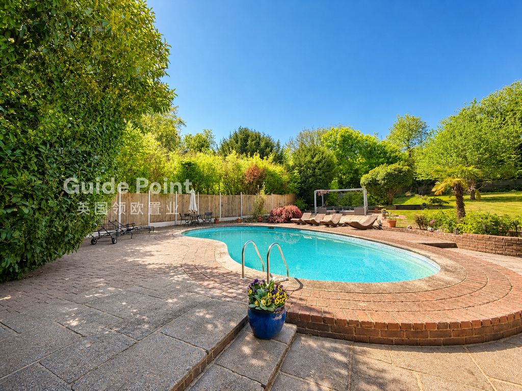 Property photo 2 of 16