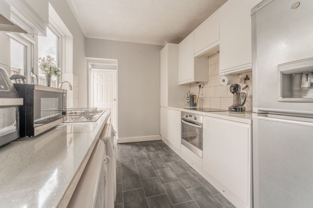 Property photo 3 of 13 5364653