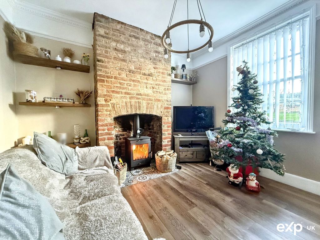 Property photo 3 of 20