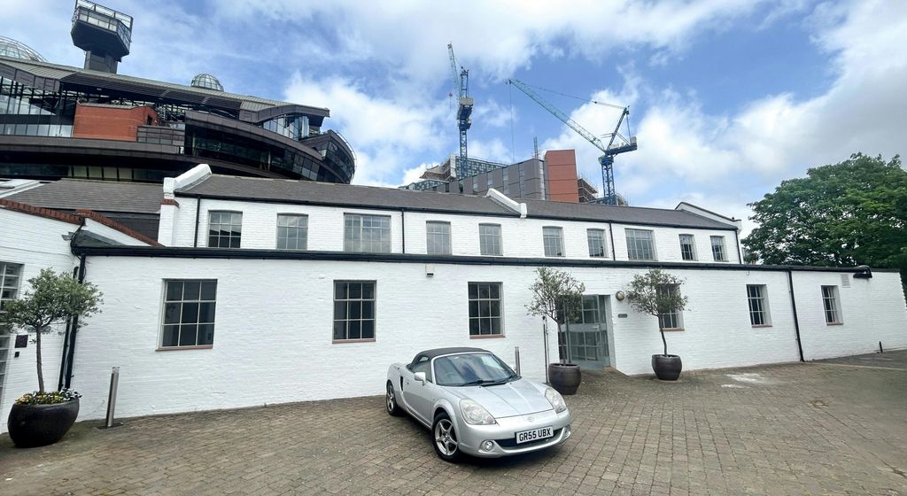 Property photo 1 of 6 Hammersmith Studios 55A Yeldham Road W6 Offices To Let West London Ext1.Jpg