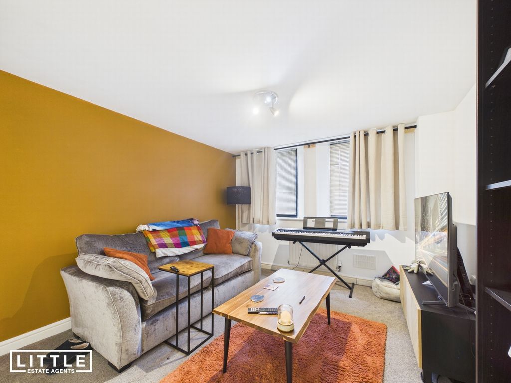 Property photo 3 of 13 Photo 7