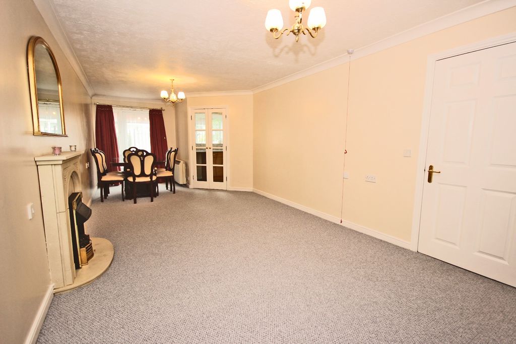 Property photo 2 of 8 Living Room
