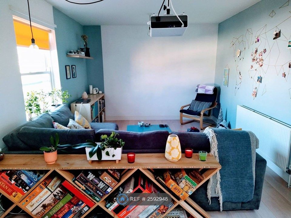 Property photo 2 of 11 Living Room