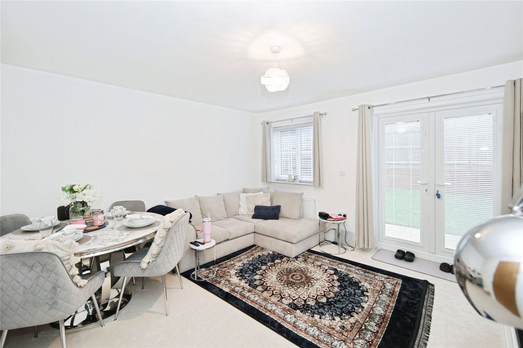 Property photo 2 of 17 Picture No. 25