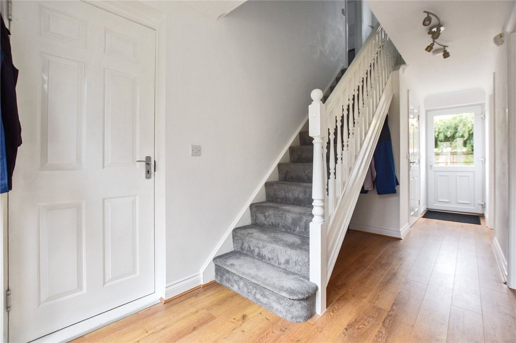 Property photo 2 of 20 Entrance Hall