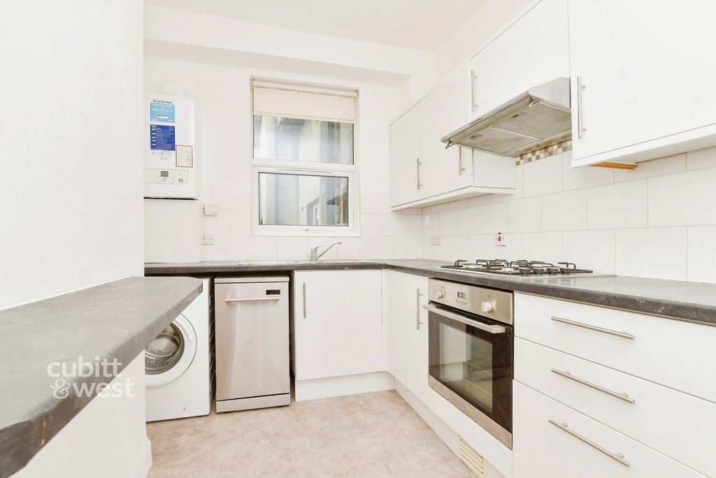 Property photo 2 of 8 171ce8dc-901Gj30N