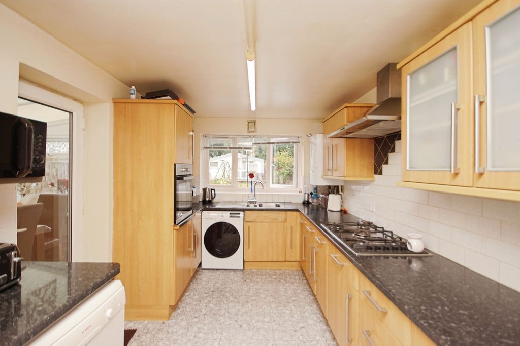 Property photo 2 of 17 Photo