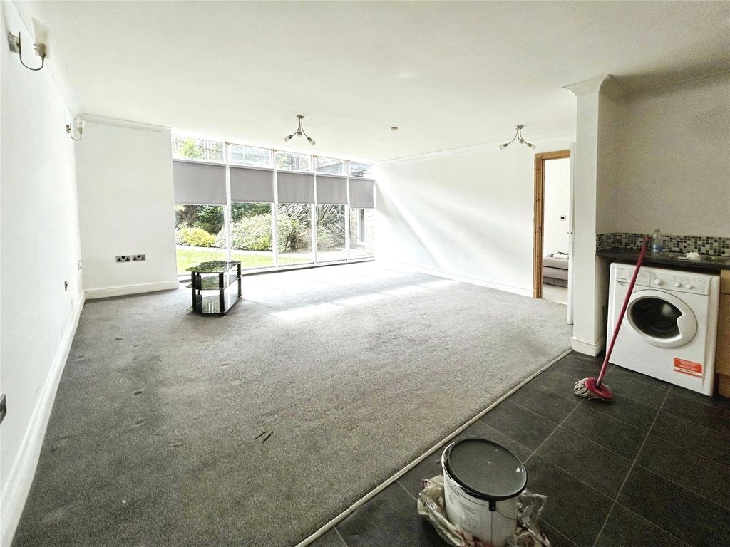 Additional image 15 of 2 bed flat for saleThe Manor House, 68 Moorside Avenue, Crosland Moor, Huddersfield HD4