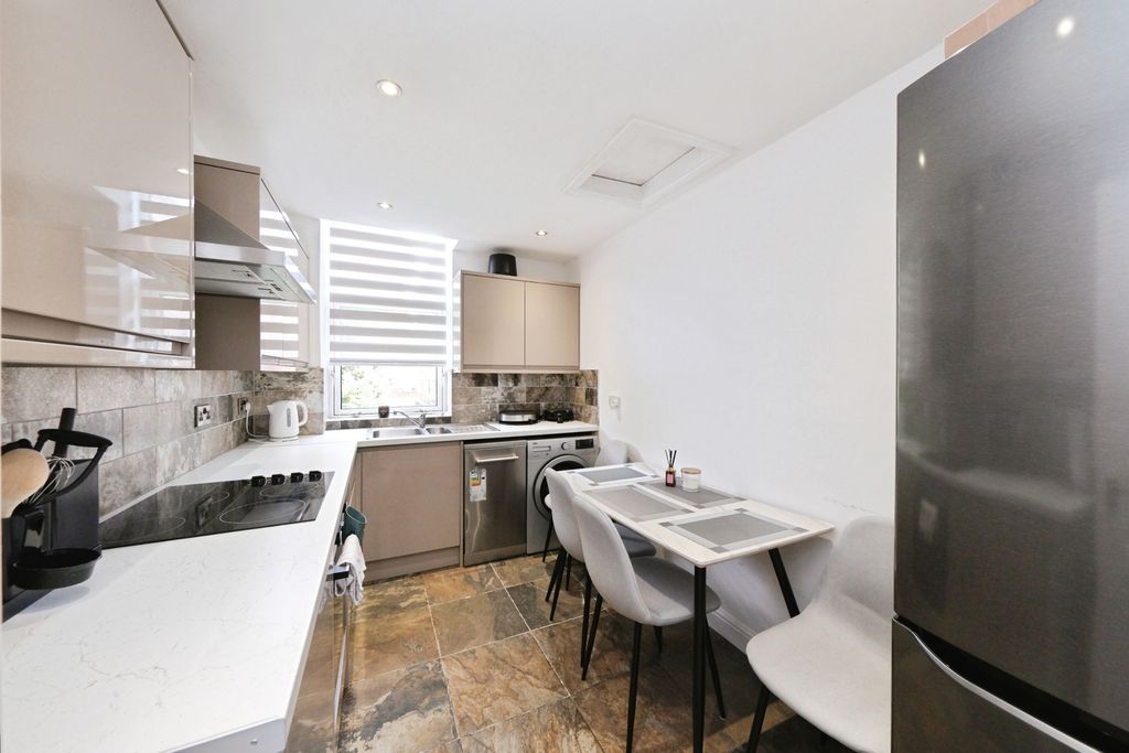 Property photo 2 of 15 Pbox-Img.Jpg