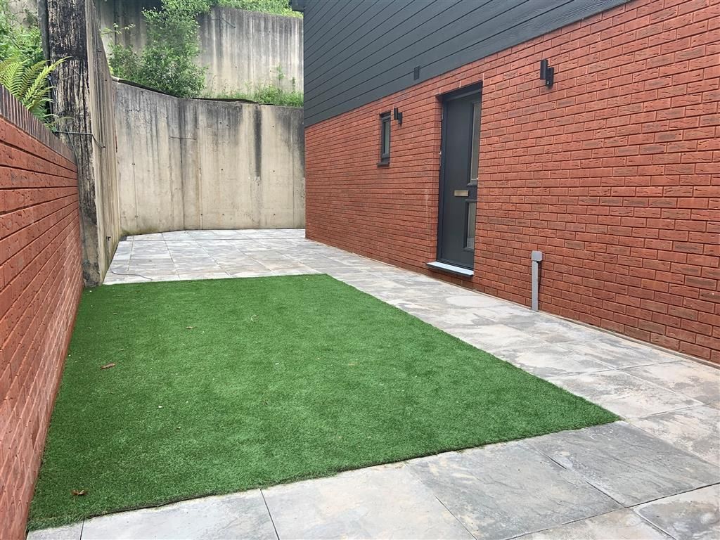 Property photo 3 of 12 Garden
