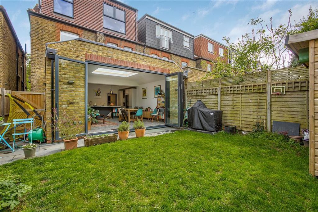 Property photo 3 of 11